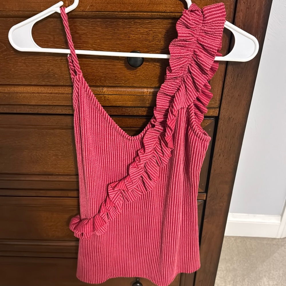 Ruffle tank